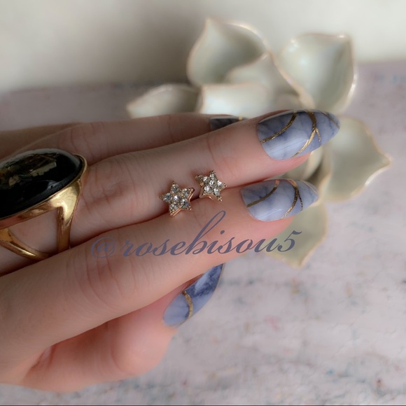 💋🆕Pavé Diamond Rose Gold Star Stud Earrings LAST - Picture 3 of 5